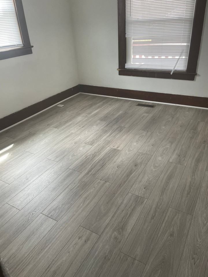 208 Watts Ave - Photo 3 of 6