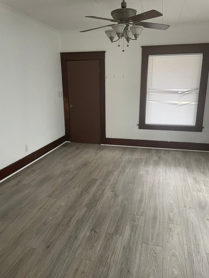 208 Watts Ave - Photo 6 of 6