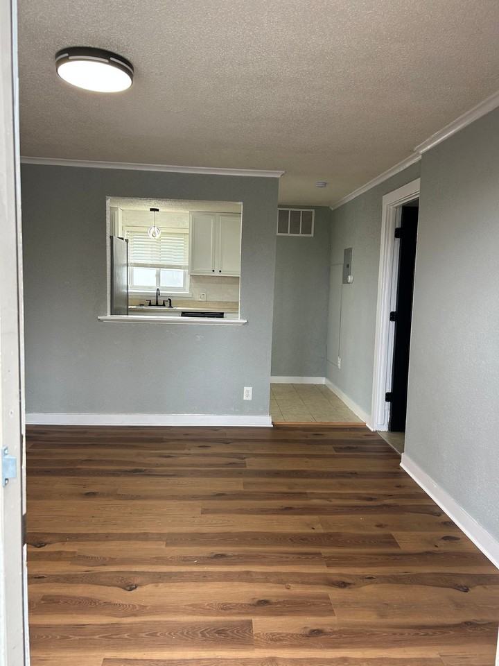 3175 Culbertson Ave #2 - Photo 6 of 17