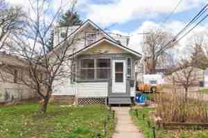 featured image of 1151 Hamline Ave N