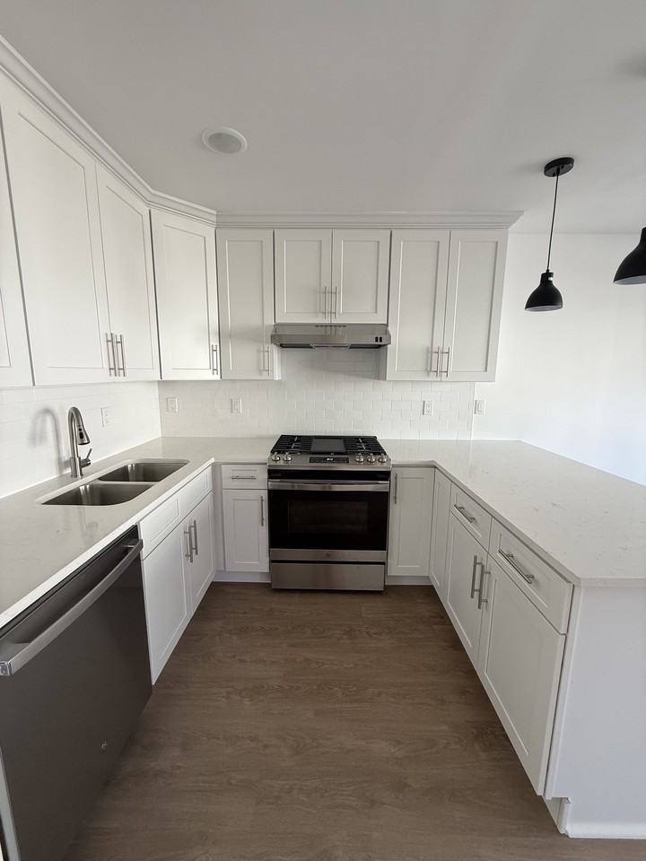 176 Pennington Ave #14 - Photo 2 of 13