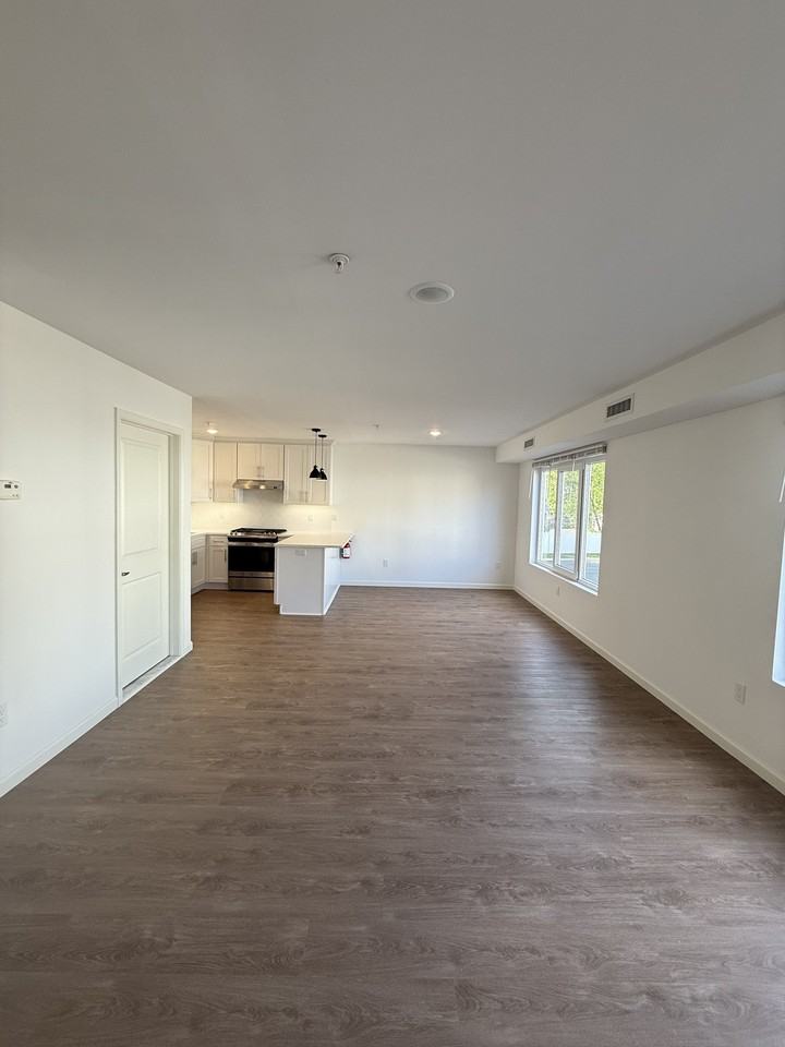 176 Pennington Ave #14 - Photo 3 of 13