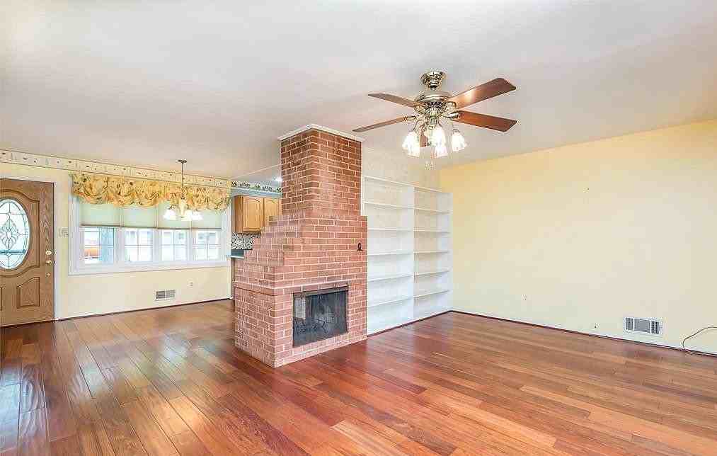 14612 Batavia Dr - Photo 2 of 20
