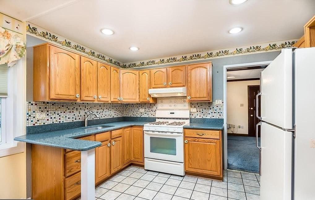 14612 Batavia Dr - Photo 6 of 20