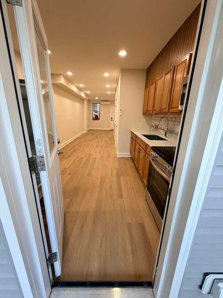 853 Reinhart St - Photo 7 of 19