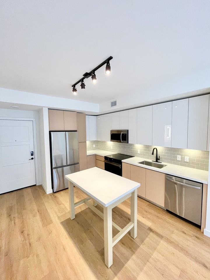 1785 Nestreet #501 - Photo 2 of 19