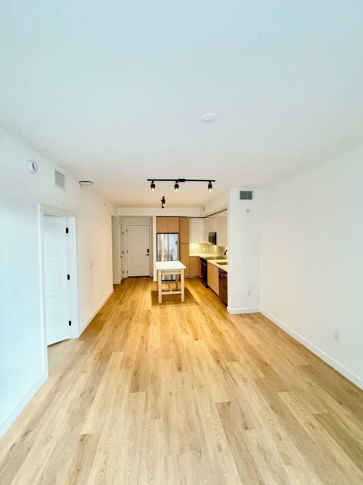 1785 Nestreet #501 - Photo 4 of 19