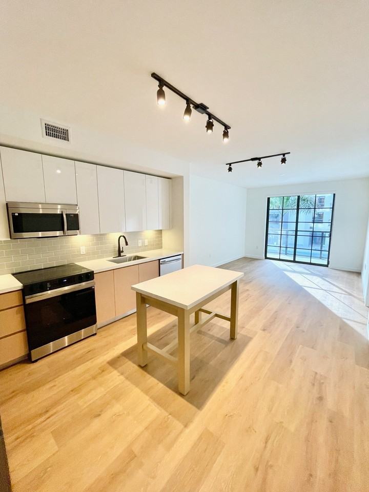 1785 Nestreet #501 - Photo 5 of 19