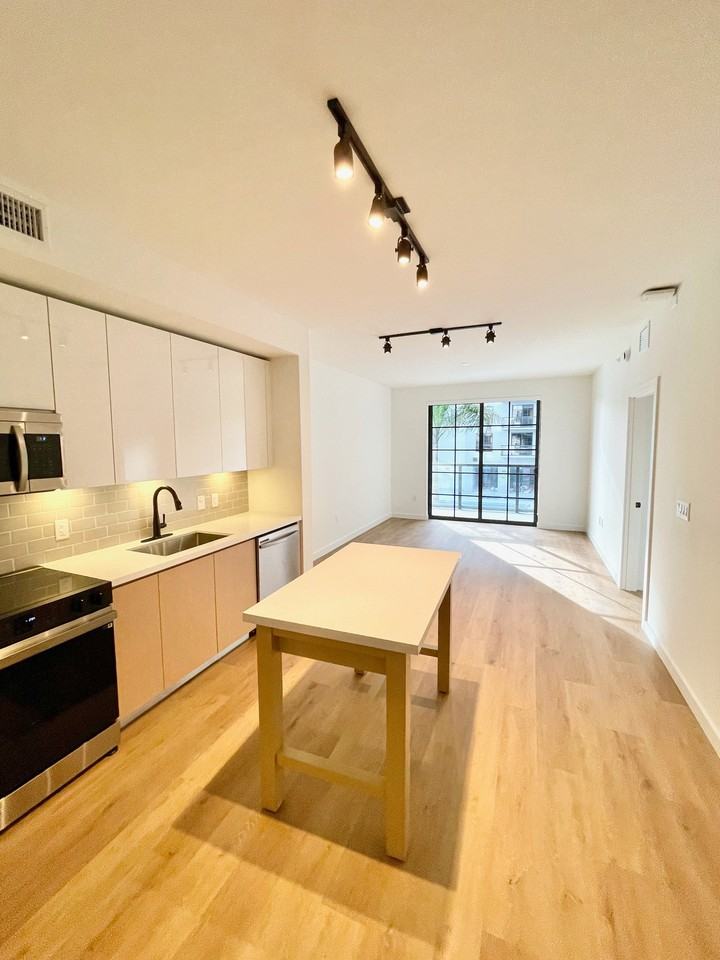1785 Nestreet #501 - Photo 6 of 19