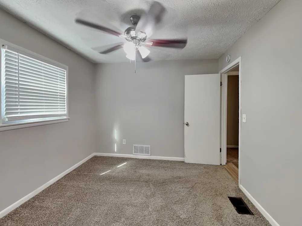 4174 Renfrew Ct Sw - Photo 5 of 13