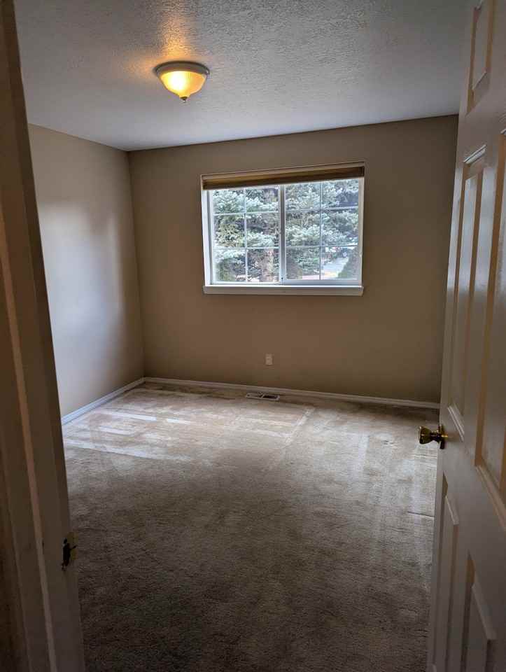 18013 Cross Ct - Photo 7 of 7