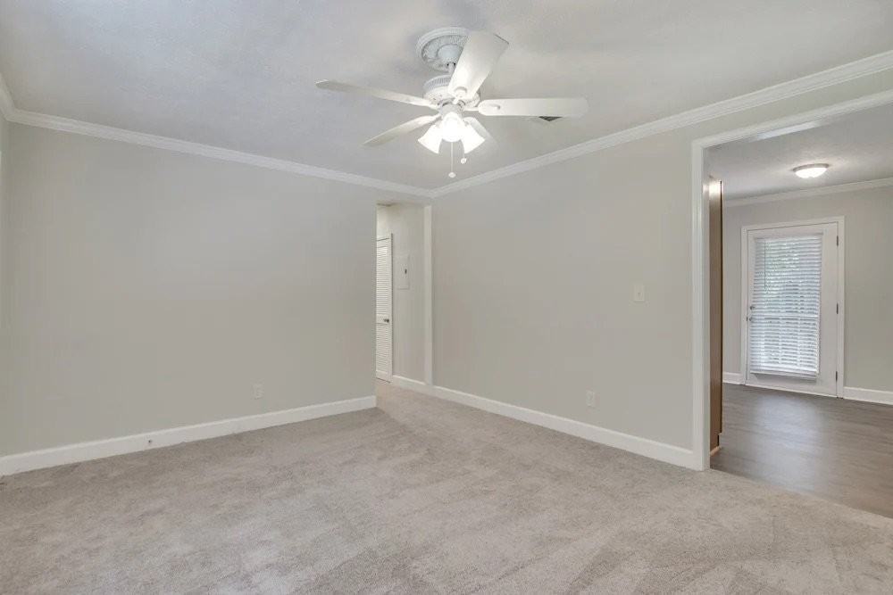 3551 Meadowview Dr - Photo 4 of 13