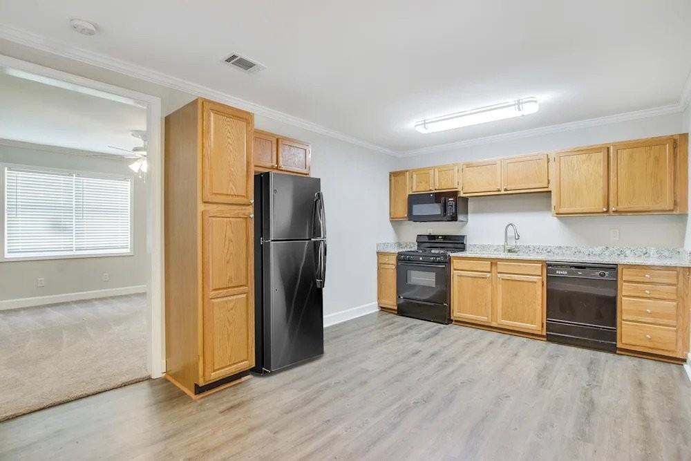 3551 Meadowview Dr - Photo 5 of 13