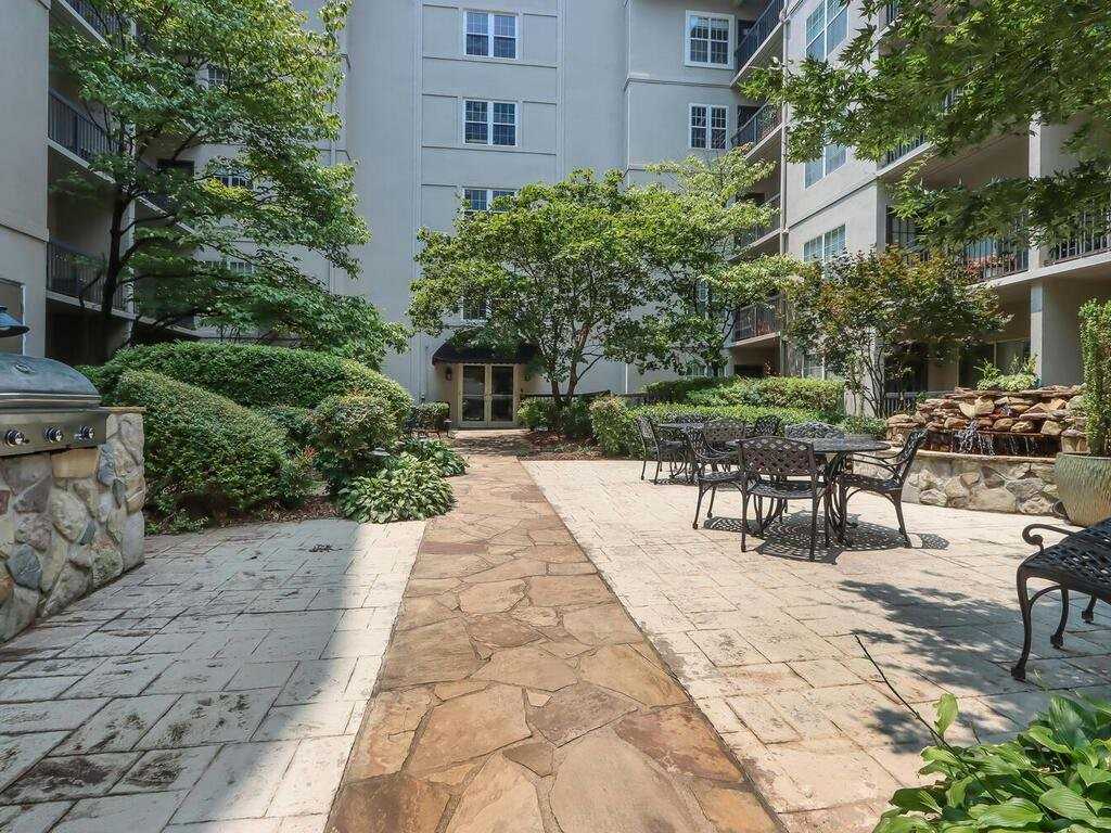 1074 Peachtree Walk Ne #B222 - Photo 3 of 19