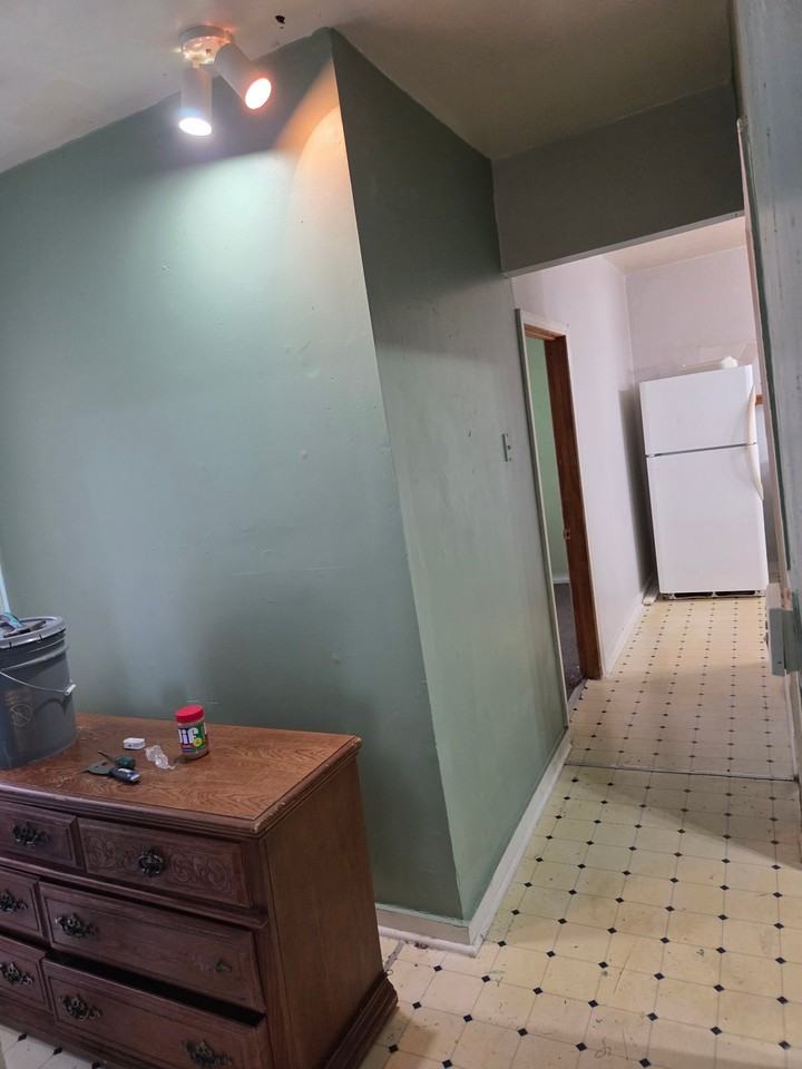 410 W Lapeer St #1 - Photo 3 of 7