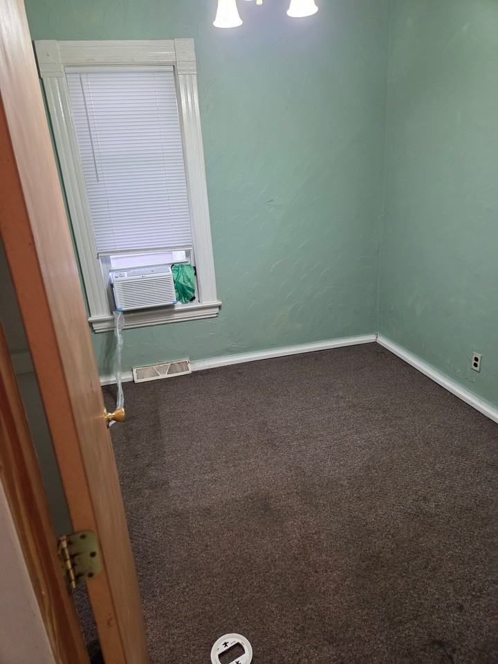 410 W Lapeer St #1 - Photo 4 of 7