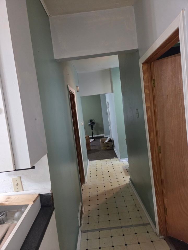 410 W Lapeer St #1 - Photo 6 of 7