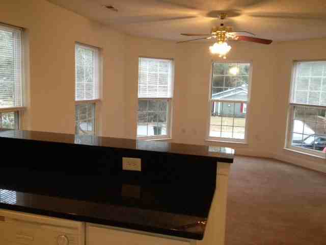 1016 Hickory Dr Apt B #1016B - Photo 2 of 14