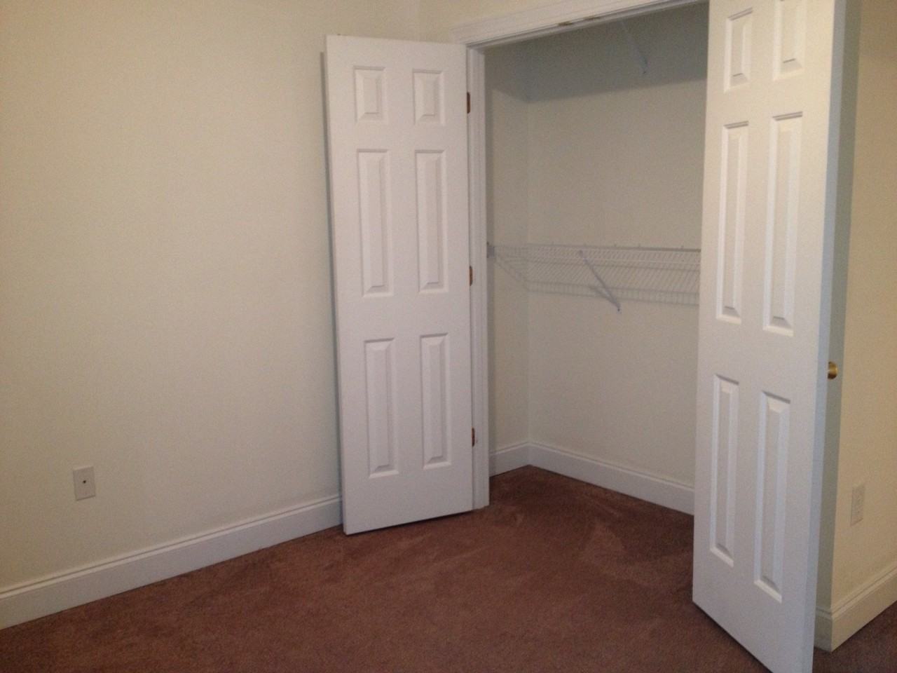 1016 Hickory Dr Apt B #1016B - Photo 7 of 14