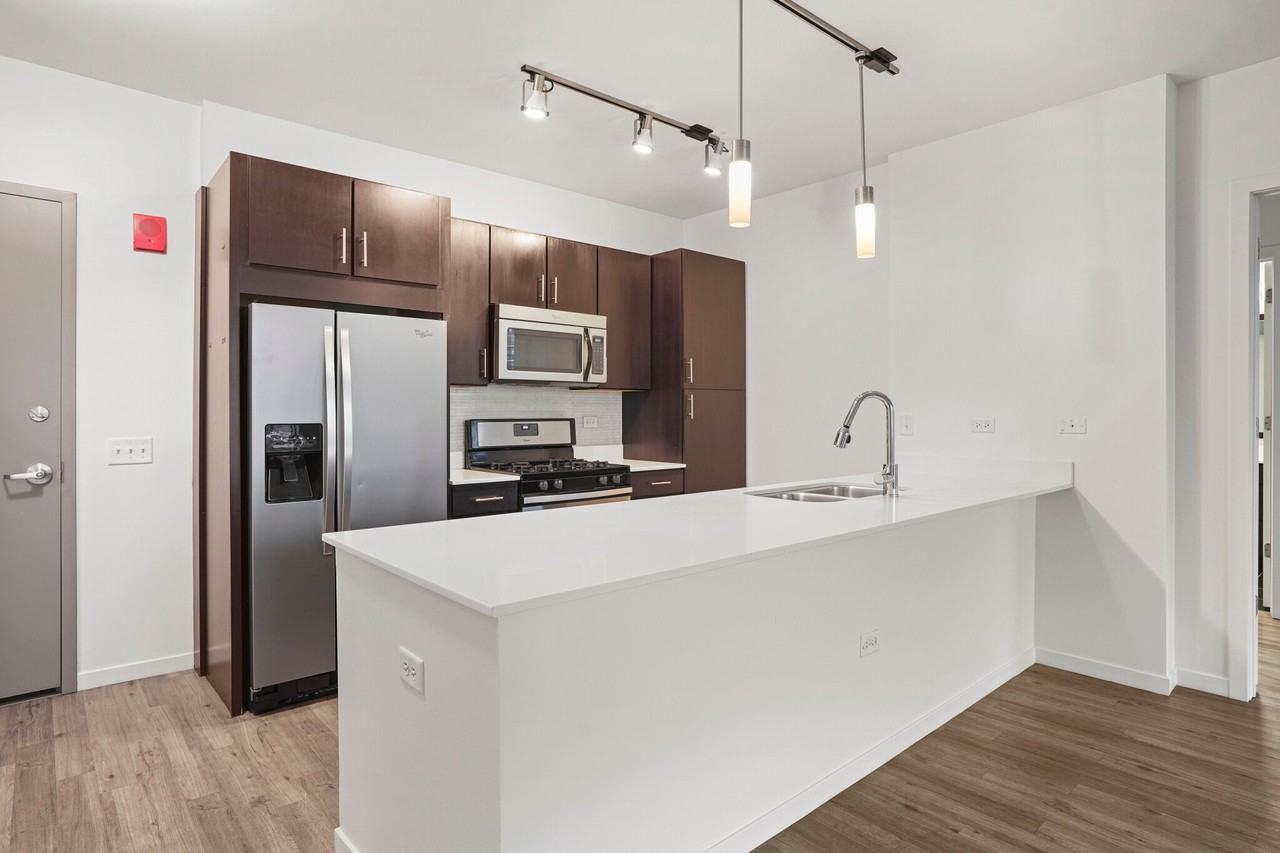 3748 N Halsted St - Photo 3 of 17