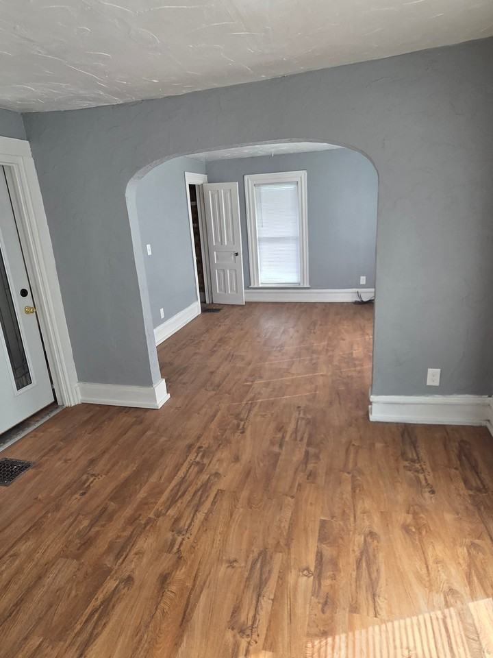 524 N Walnut Lansing Mi - Photo 4 of 9