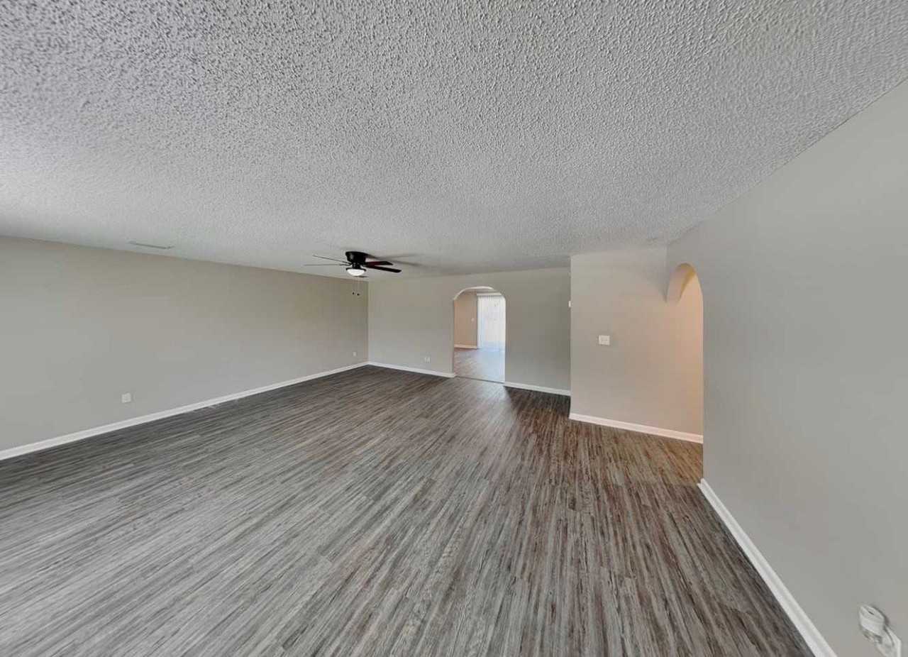 6957 Magdelena Dr - Photo 3 of 12
