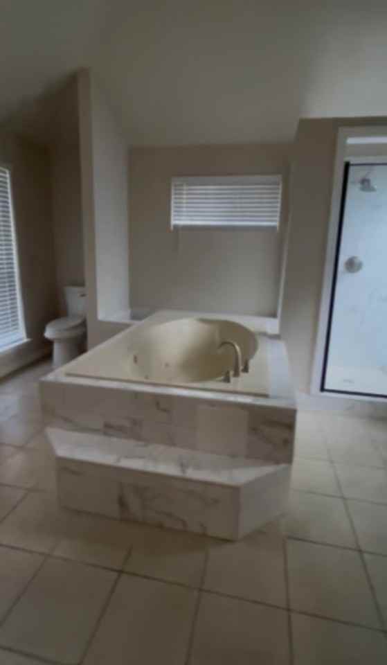 1710 Blindlake Dr - Photo 5 of 15