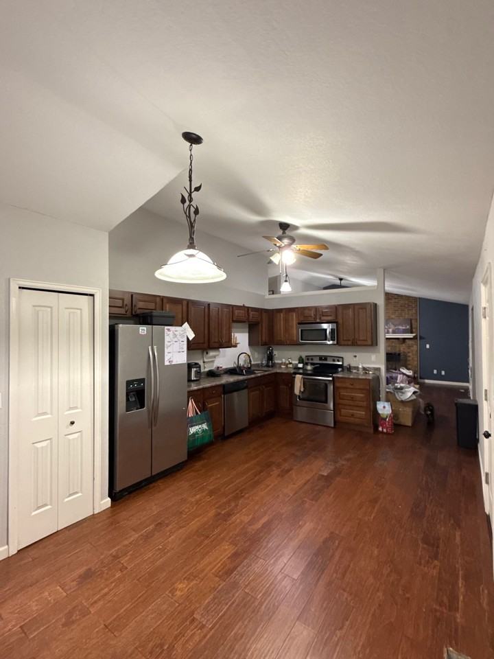 6250 Northwind Dr - Photo 5 of 18