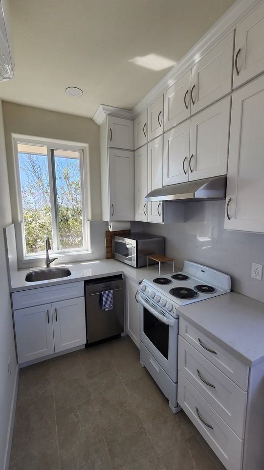 3163 Ducommun Ave #1 - Photo 5 of 10