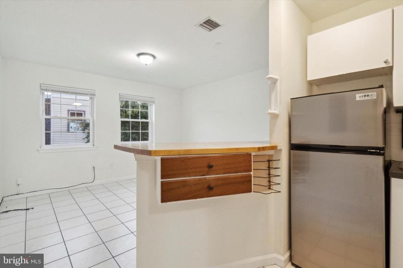 1538 Fontain St #1 - Photo 4 of 13