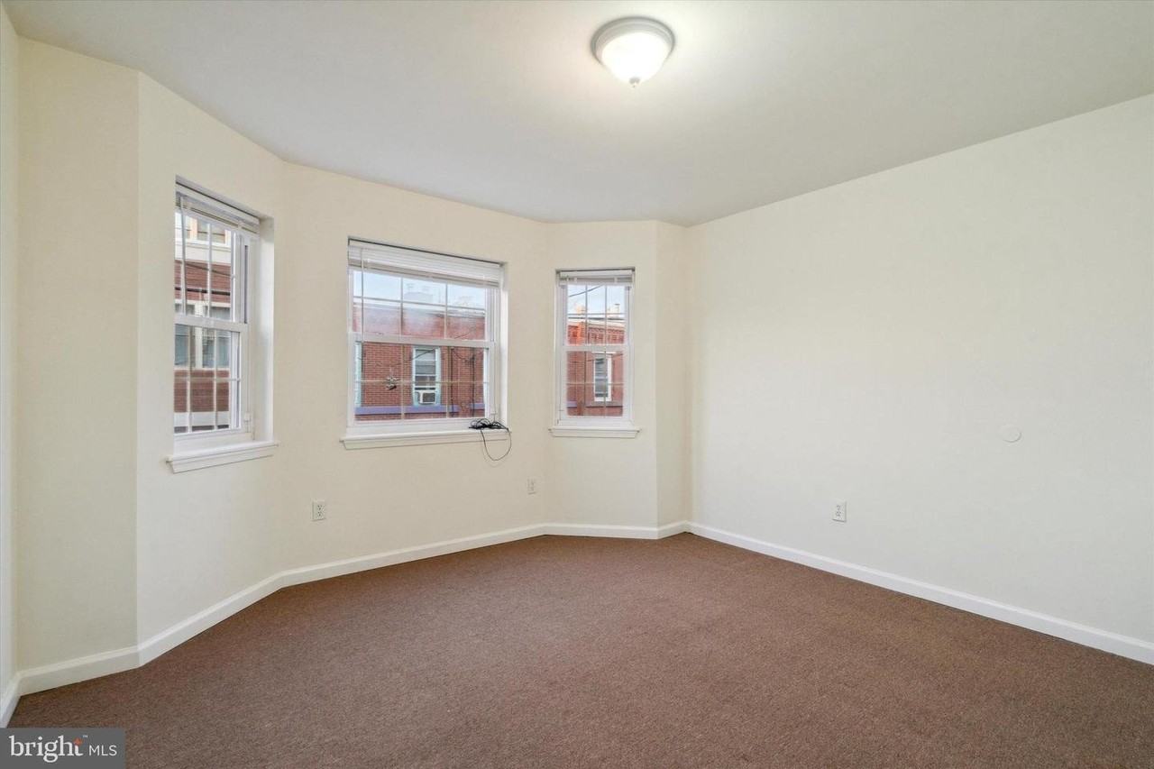 1538 Fontain St #1 - Photo 5 of 13