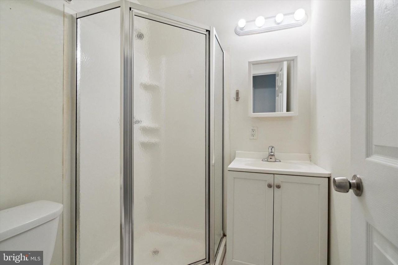 1538 Fontain St #1 - Photo 6 of 13