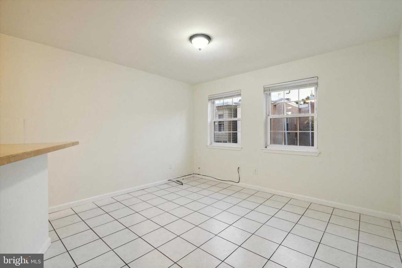 1538 Fontain St #1 - Photo 7 of 13