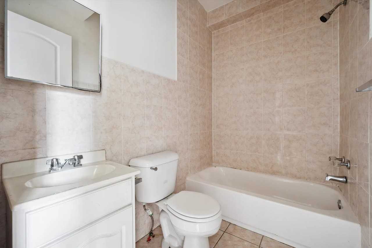 1811 N 18th St #C - Photo 4 of 7