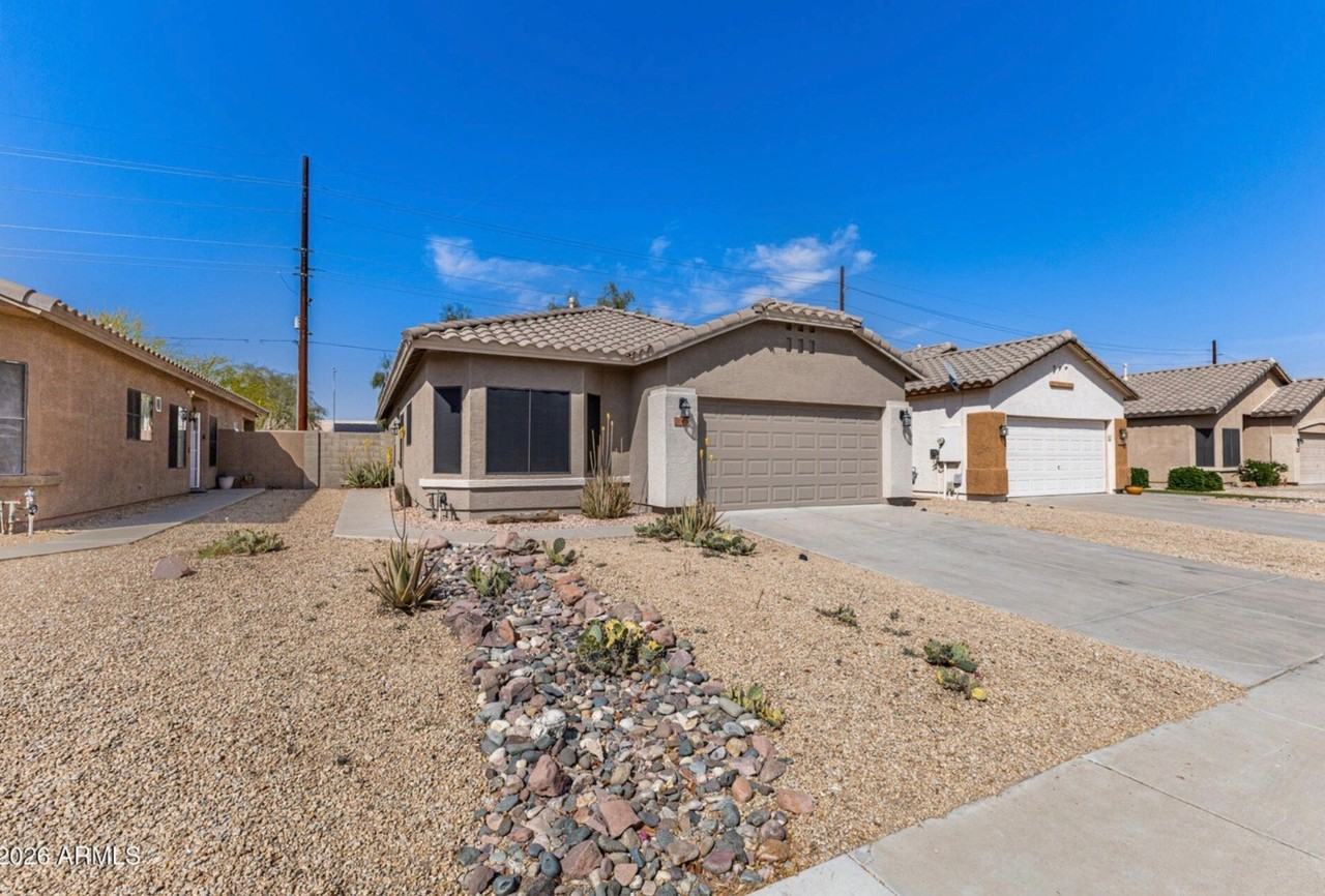8782 W Shaw Butte Dr - Photo 2 of 11