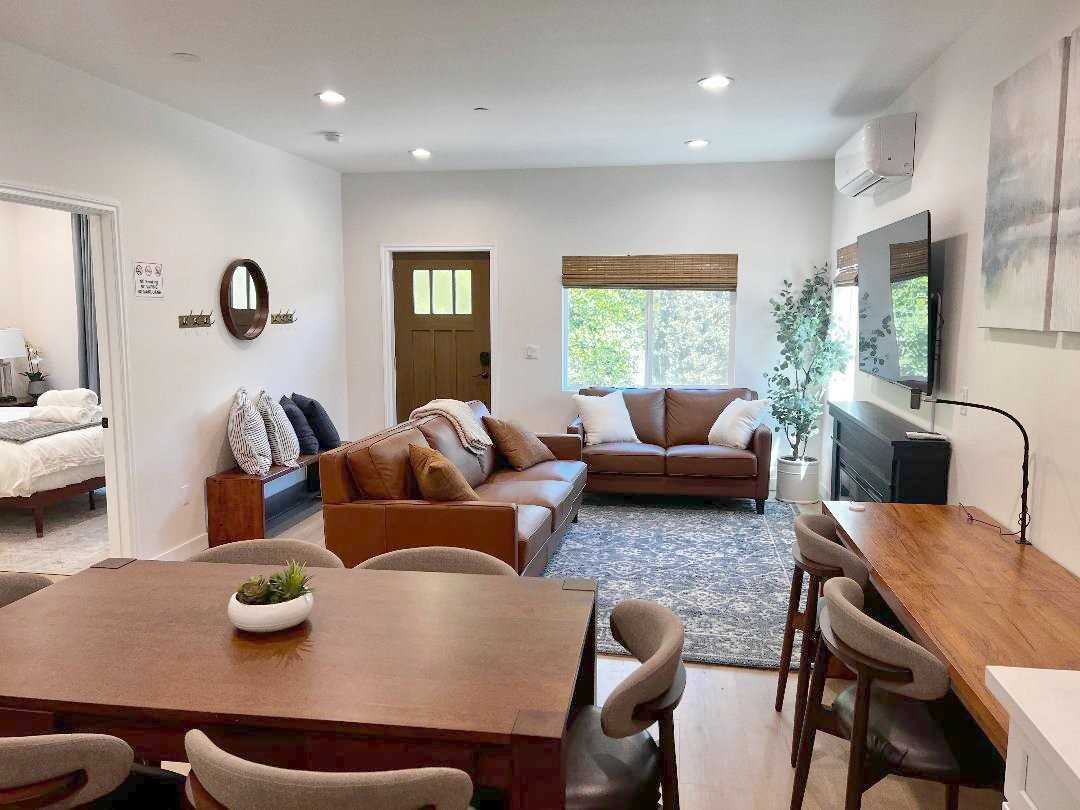 429 B, N Cordova St #429B - Photo 2 of 15