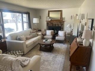 1524 Richmond Dr - Photo 3 of 13