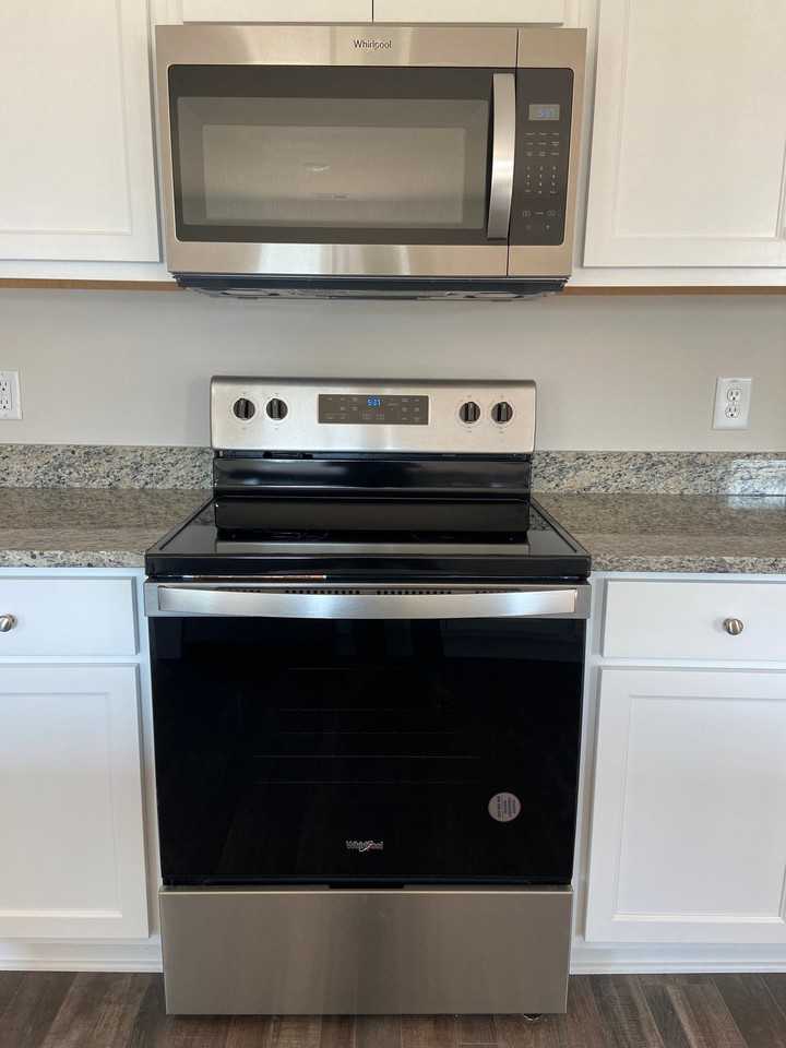 305 Turning Lake Dr - Photo 3 of 16