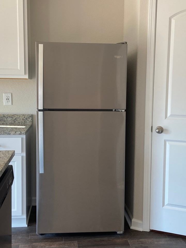 305 Turning Lake Dr - Photo 4 of 16