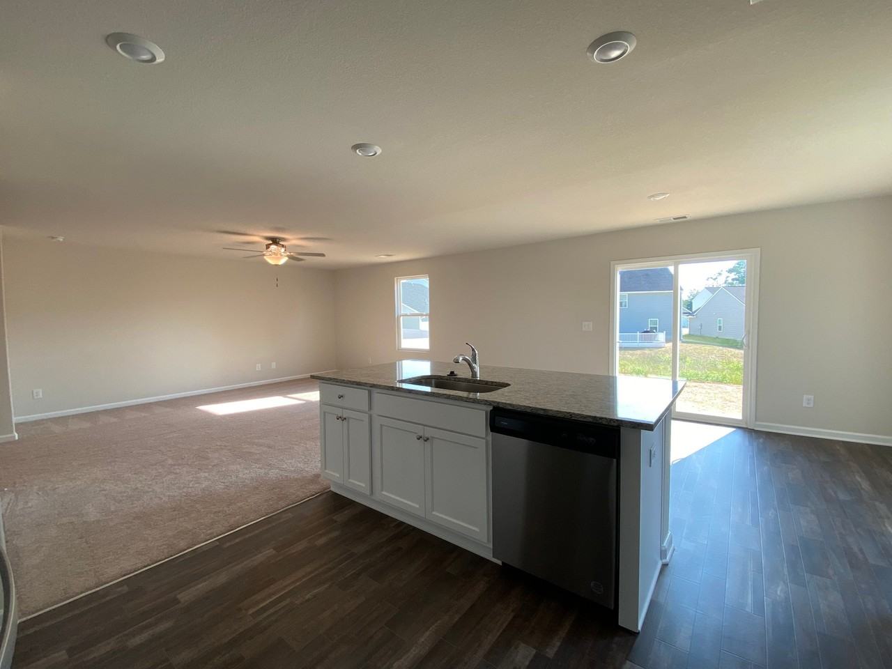 305 Turning Lake Dr - Photo 5 of 16