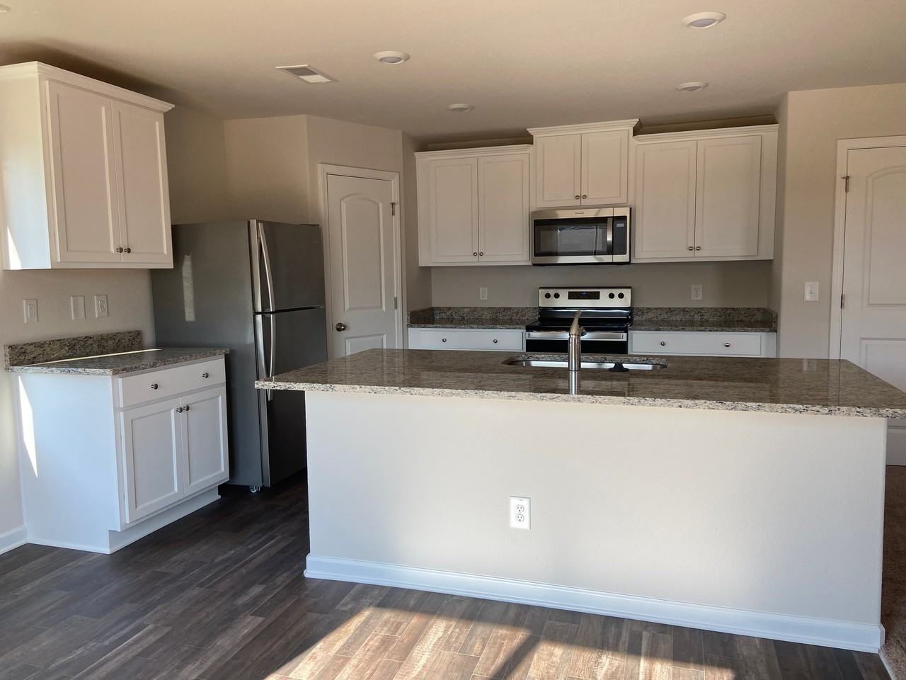 305 Turning Lake Dr - Photo 6 of 16