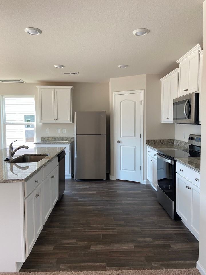 305 Turning Lake Dr - Photo 7 of 16