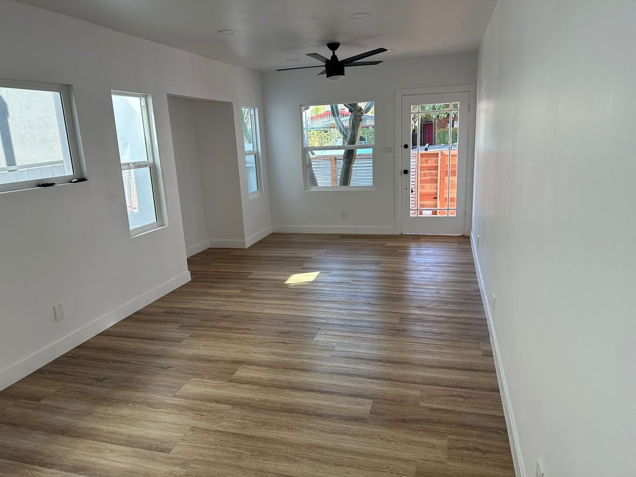 518 Rialto Ave #A - Photo 3 of 15