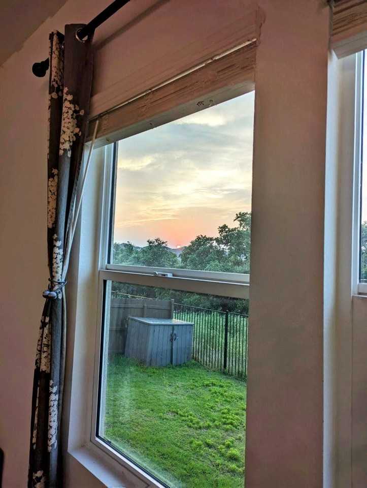 1005 Bluewood Bnd - Photo 2 of 20