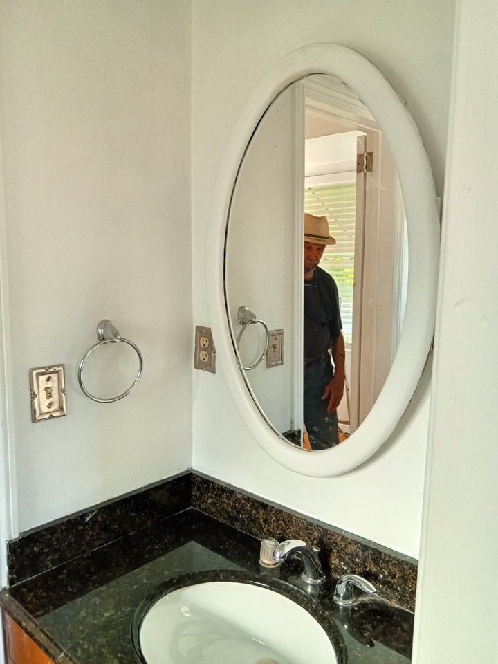 138 N Marcile Ave - Photo 3 of 8