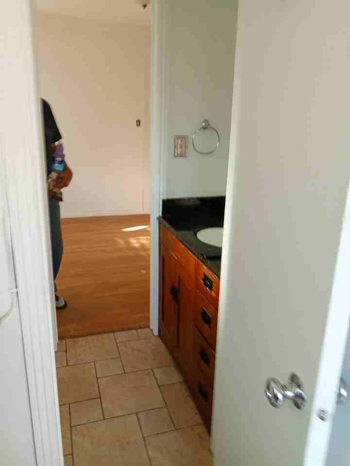 138 N Marcile Ave - Photo 4 of 8