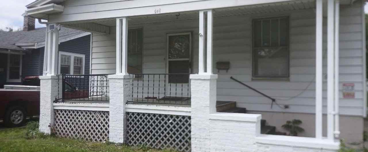 644 W Division St - Photo 3 of 20