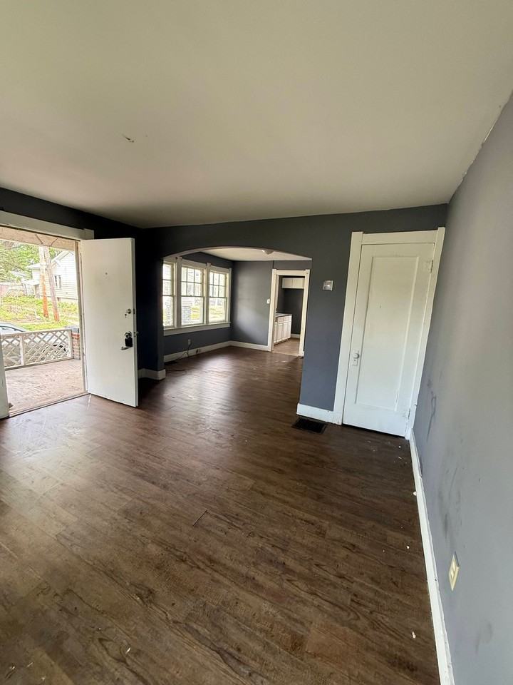328 N 18th St - Photo 5 of 8