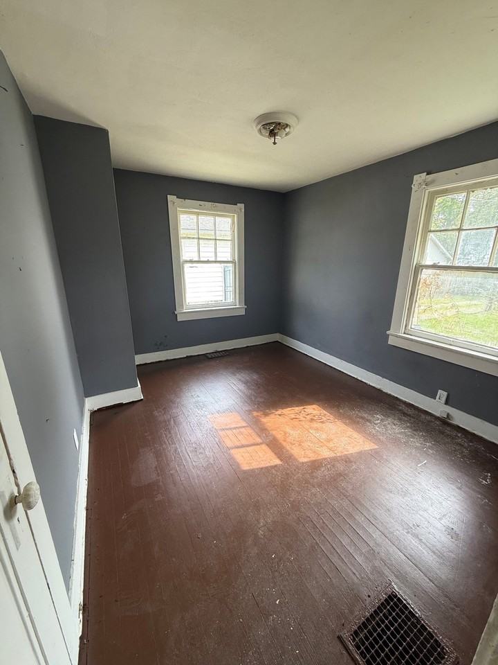328 N 18th St - Photo 7 of 8