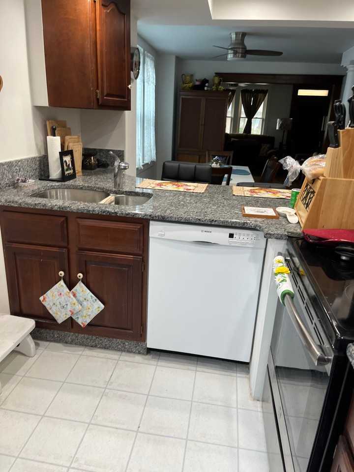 38 E Main St - Photo 2 of 13